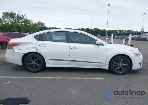 2015 Nissan Altima 2.5 Sv z USA, uszkodzony, nr VIN 1N4AL3AP0FC189285